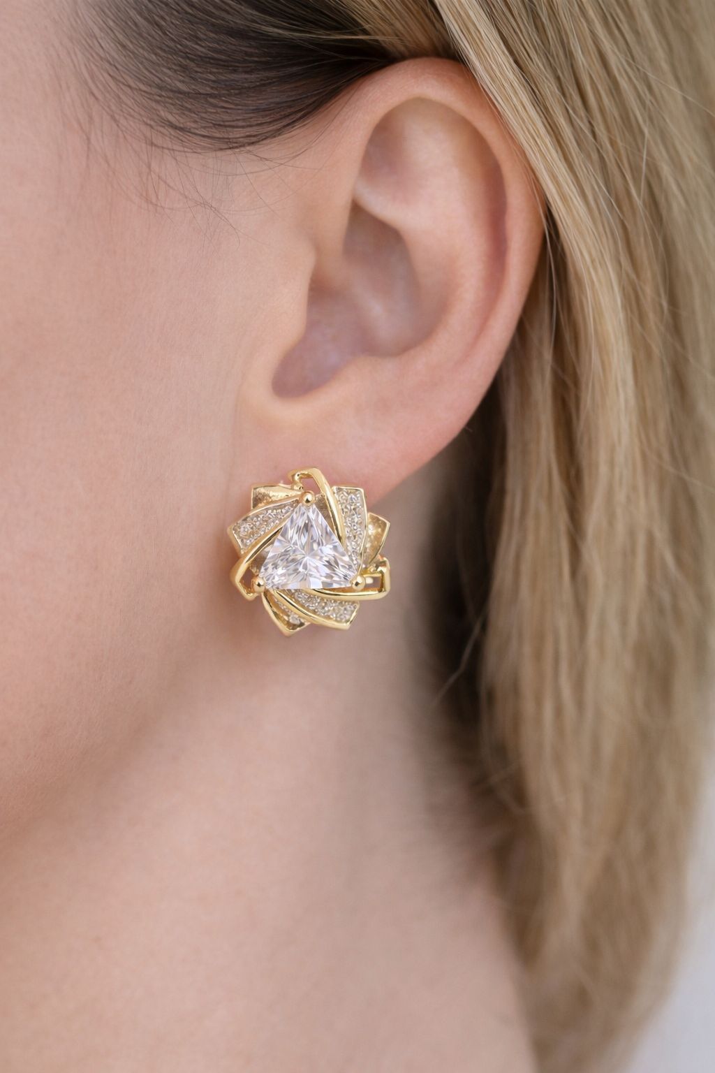 14ct Yellow Gold Earrings with Zirconia